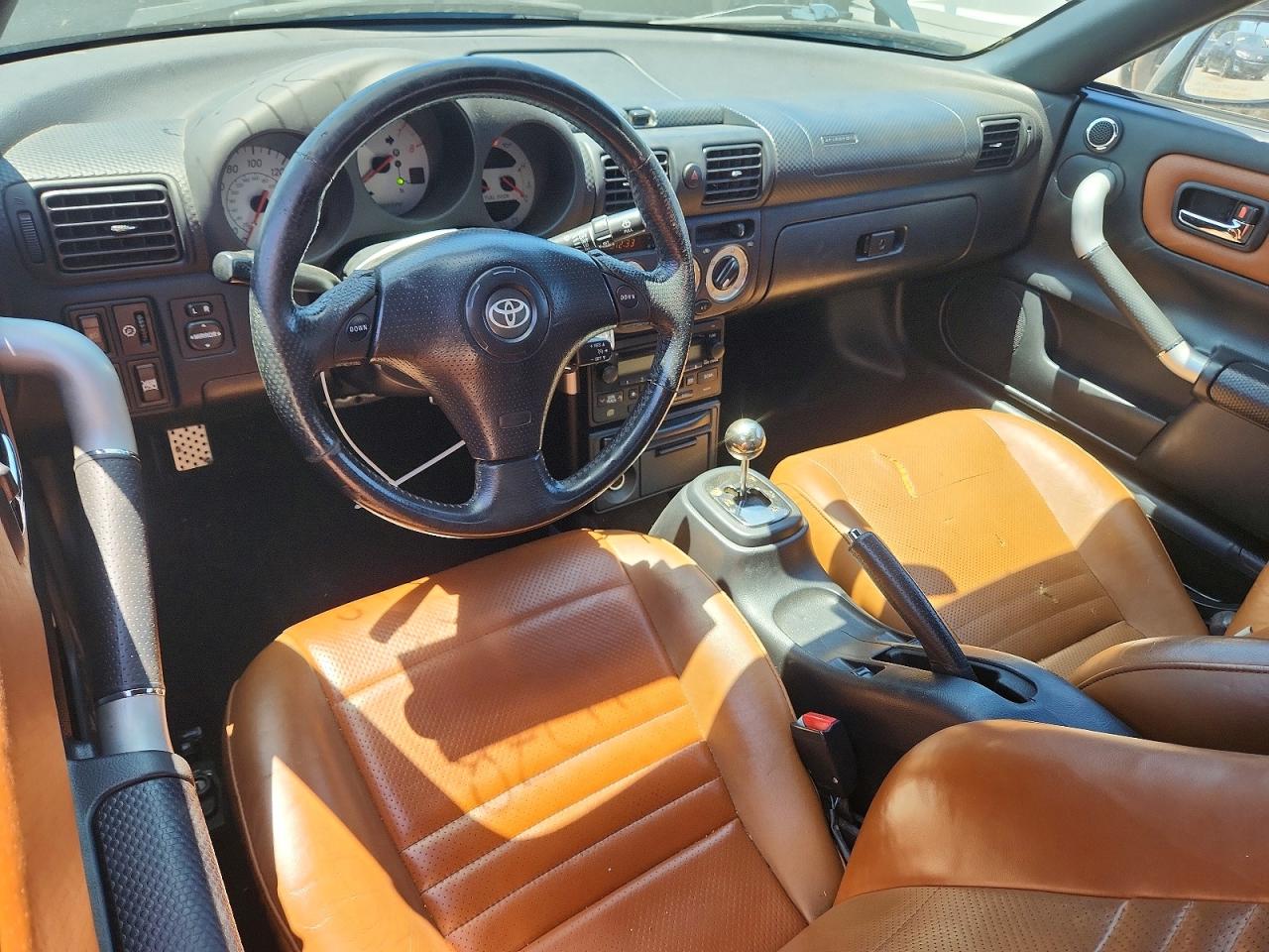 2003 TOYOTA MR2