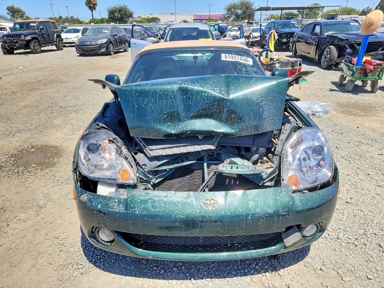 2003 TOYOTA MR2