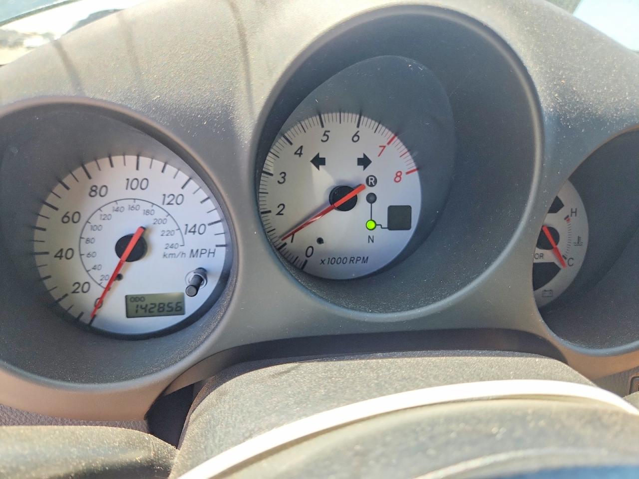 2003 TOYOTA MR2