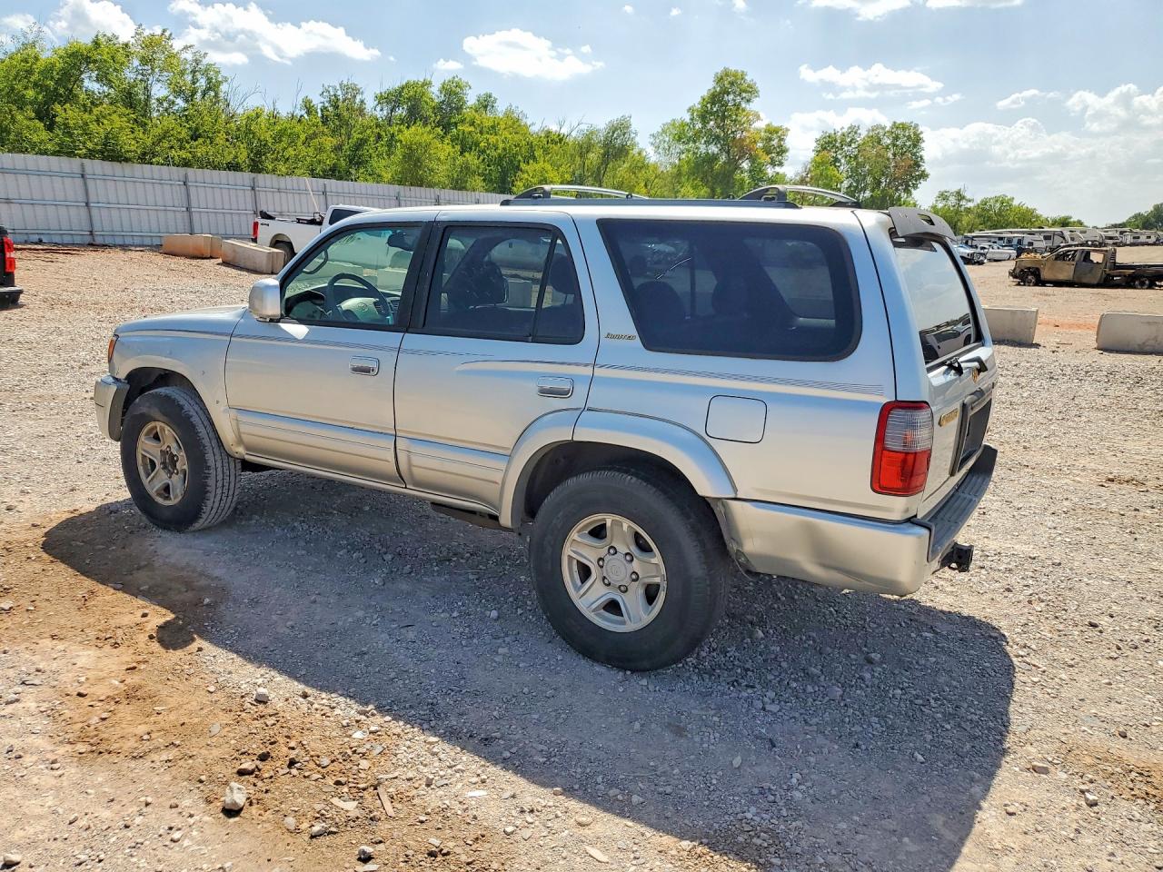 2000 TOYOTA 4RUNNER