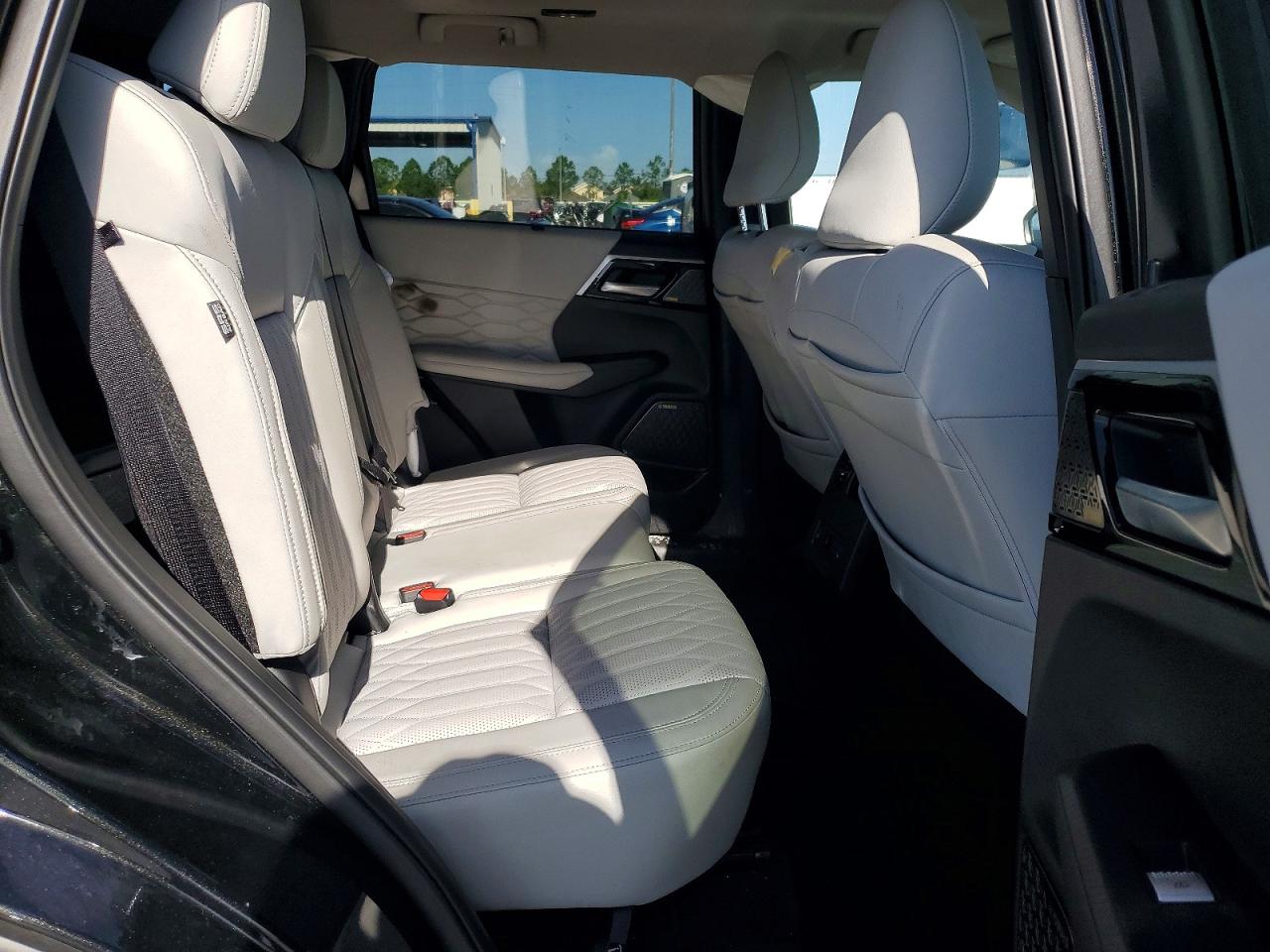 2025 MITSUBISHI OUTLANDER