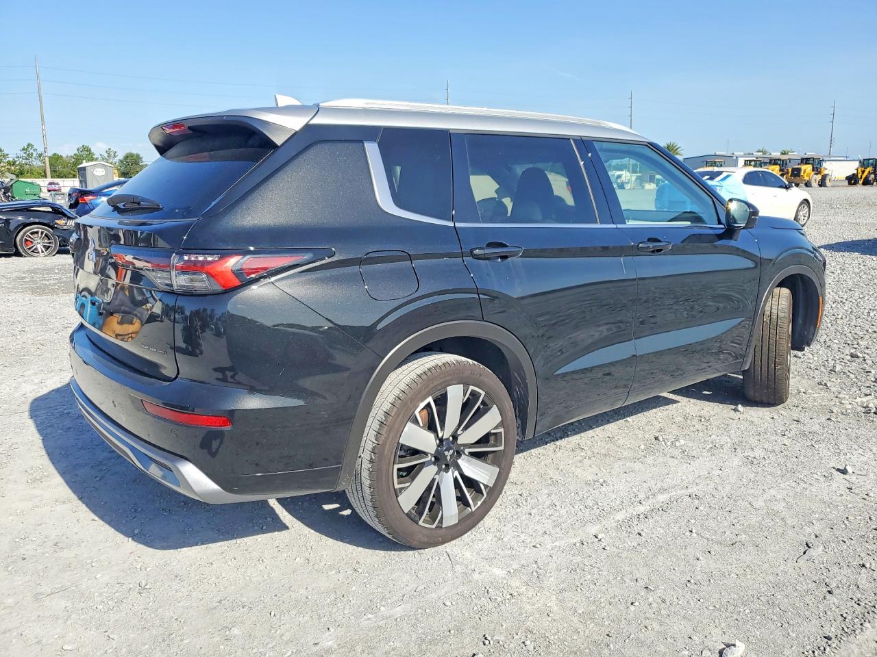 2025 MITSUBISHI OUTLANDER