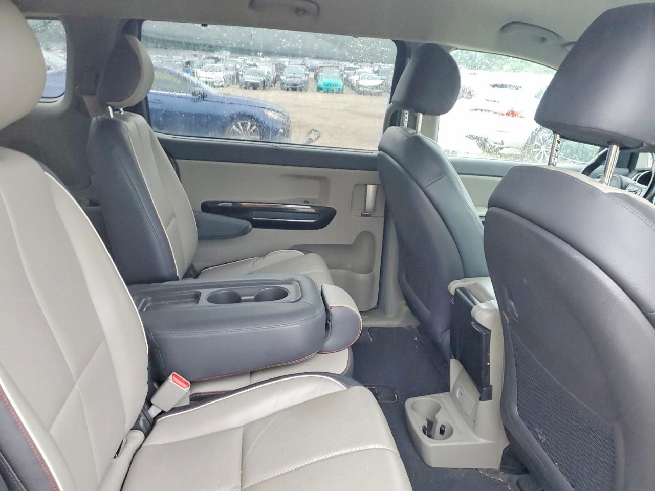2016 KIA SEDONA