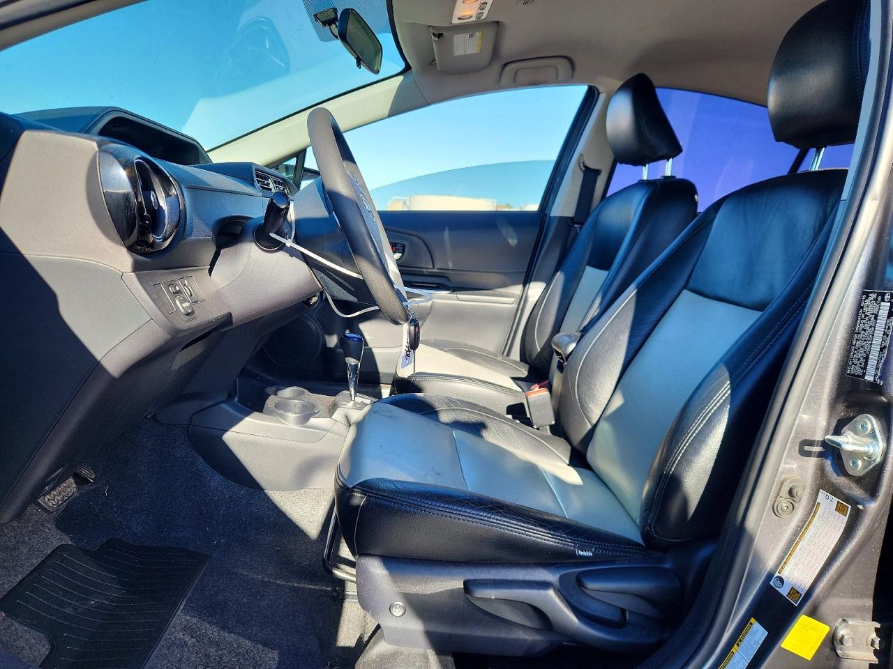 2015 TOYOTA PRIUS