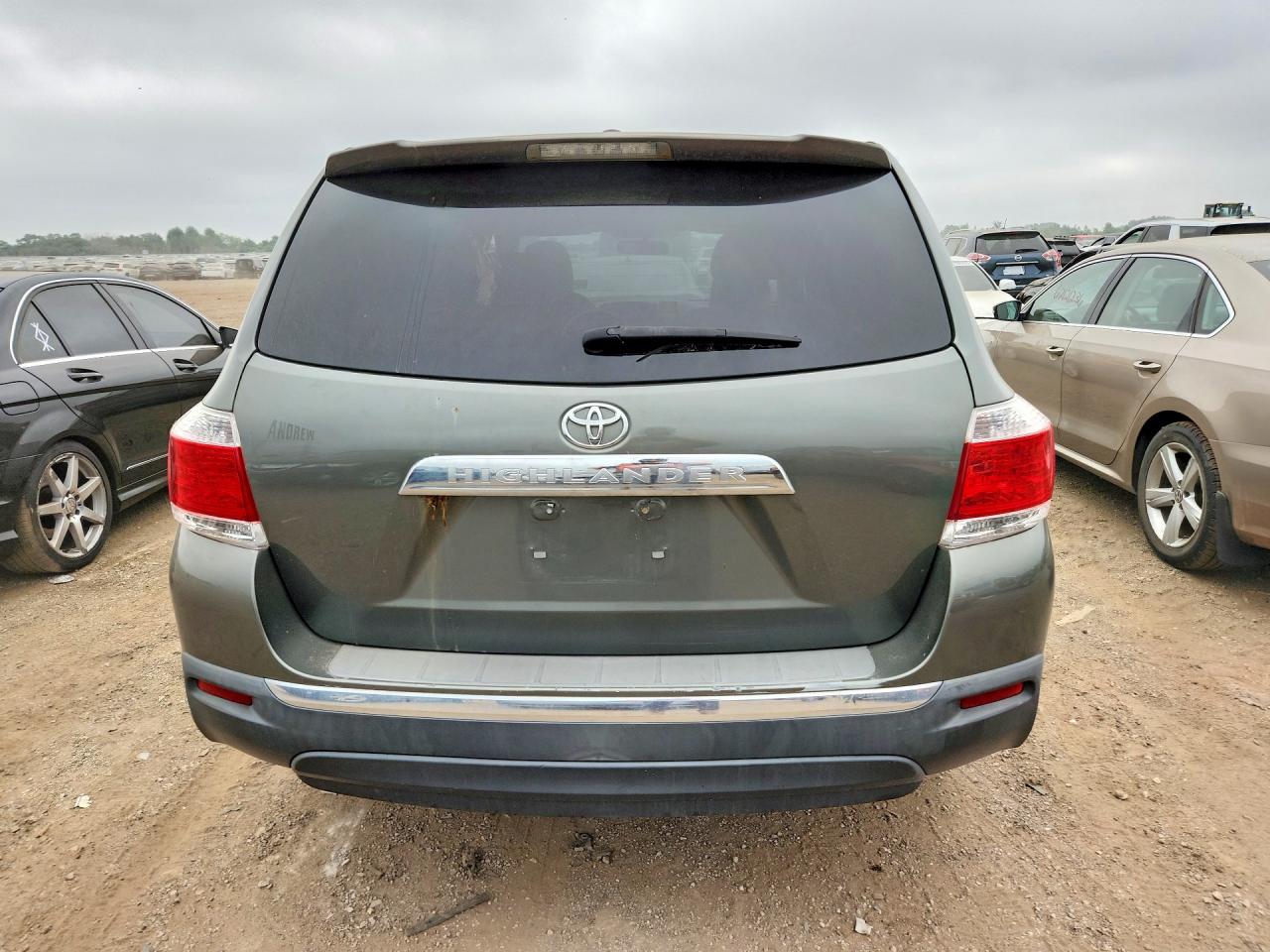 2011 TOYOTA HIGHLANDER