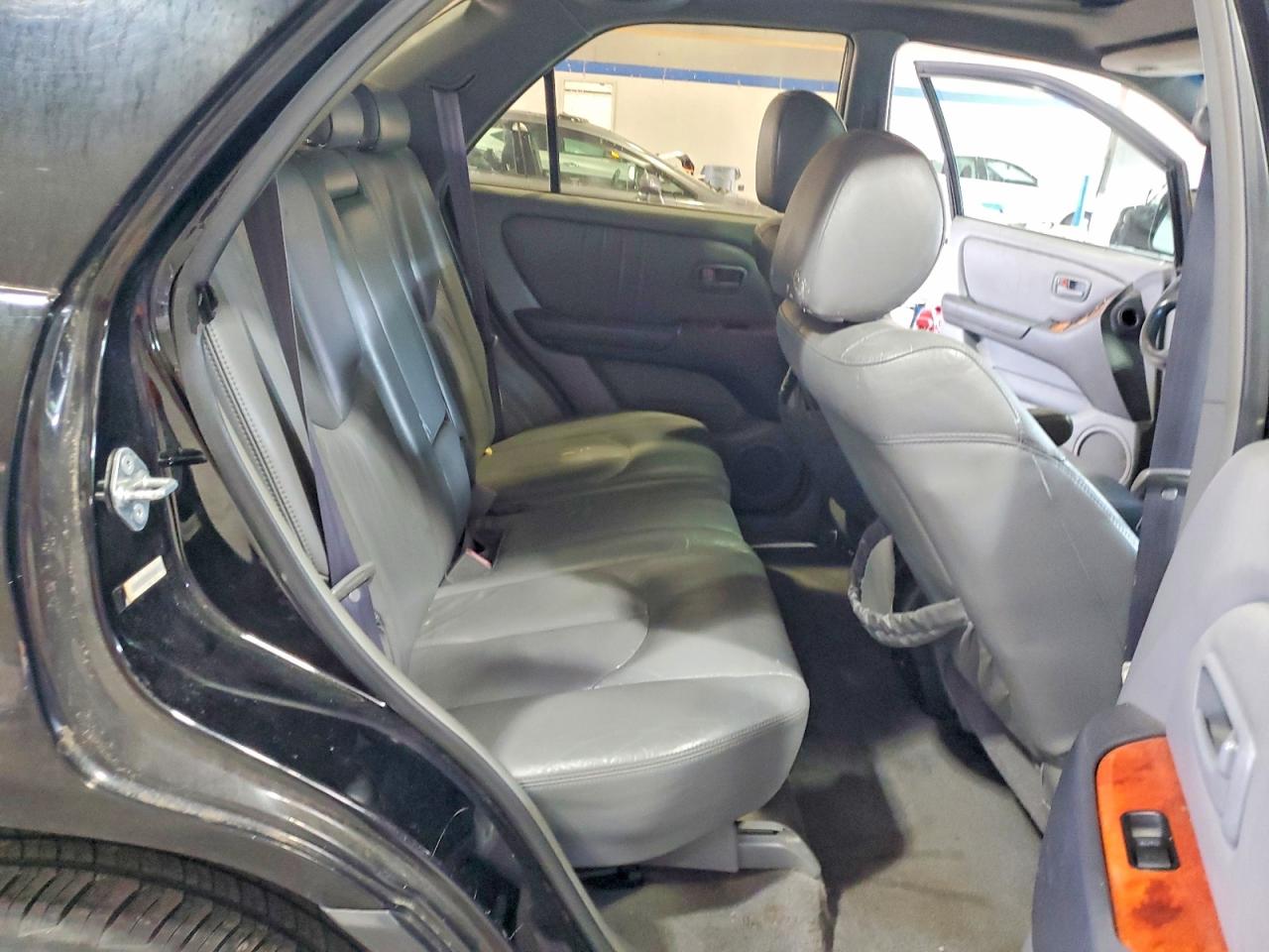 2000 LEXUS RX300
