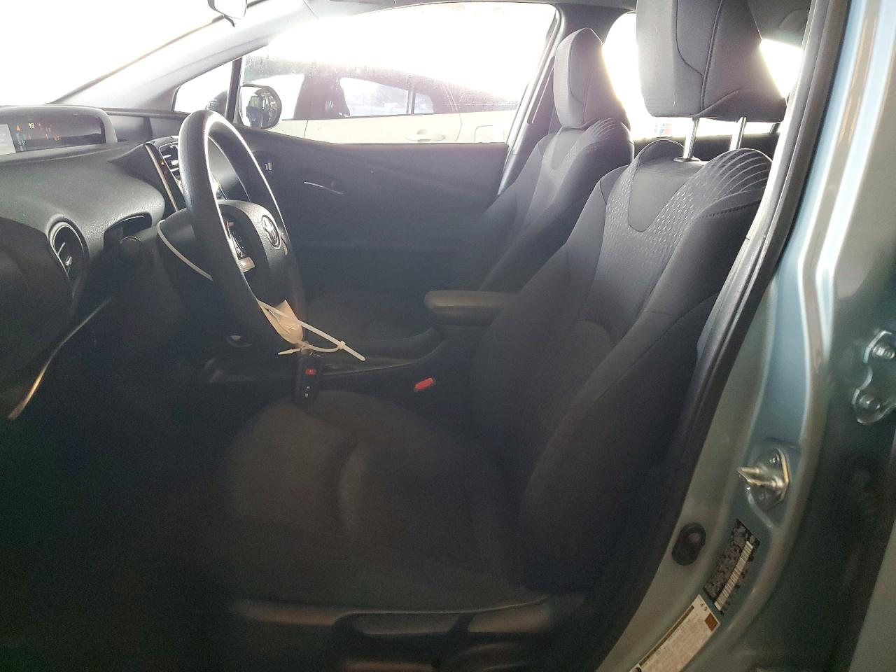 2017 TOYOTA PRIUS