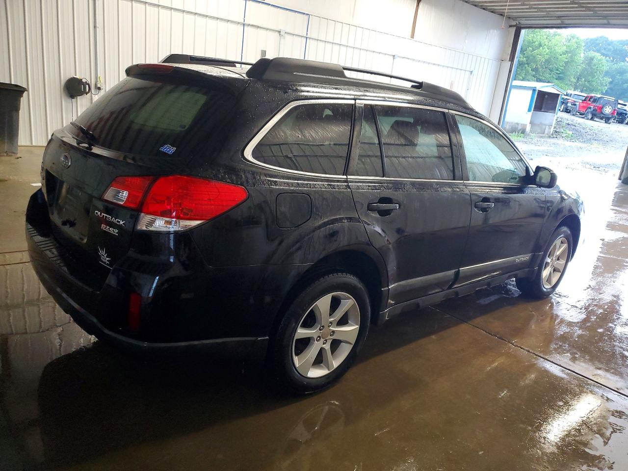2013 SUBARU OUTBACK