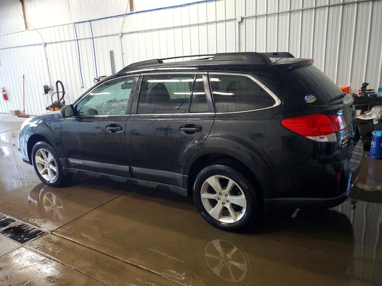 2013 SUBARU OUTBACK