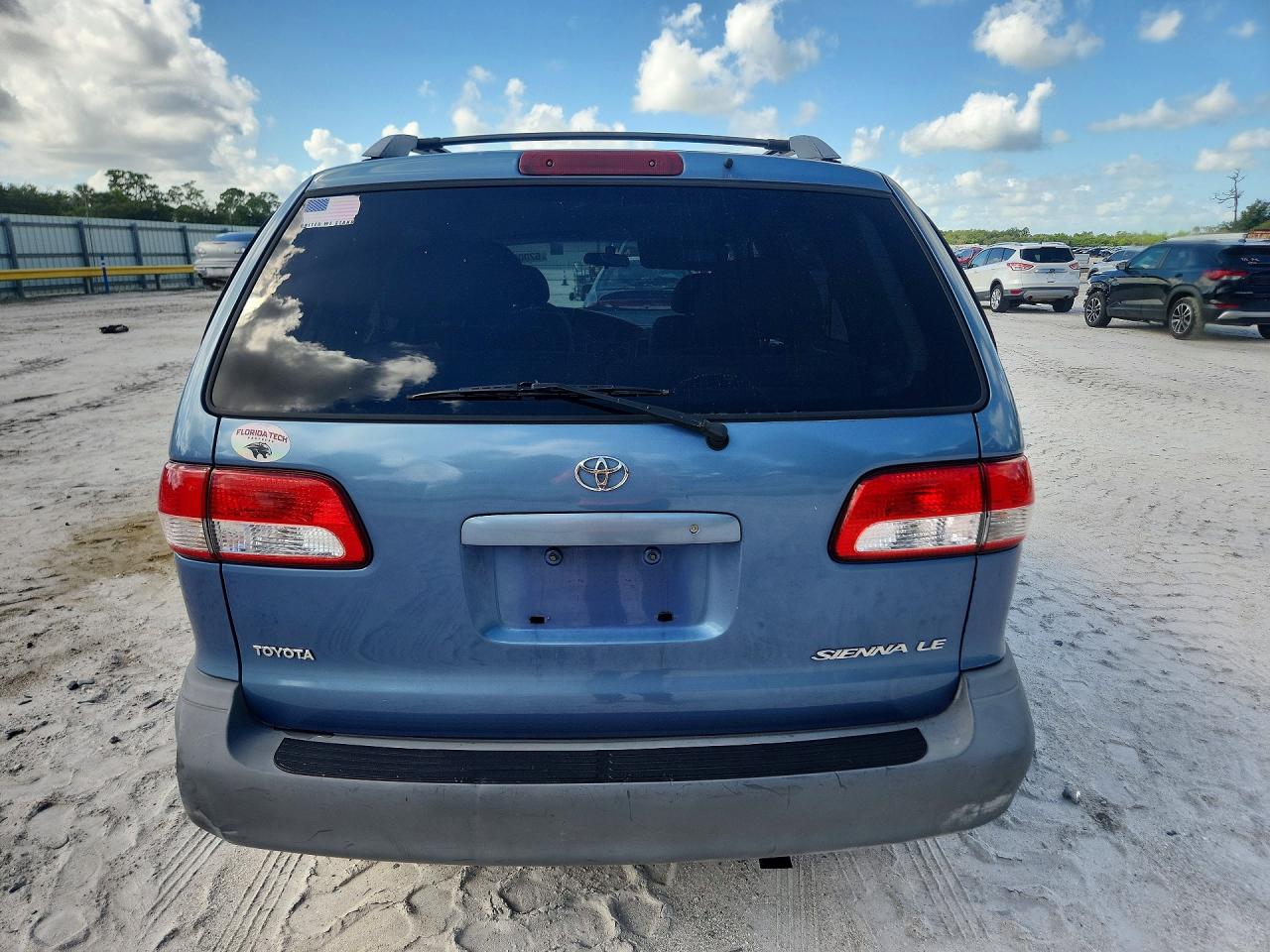 2001 TOYOTA SIENNA