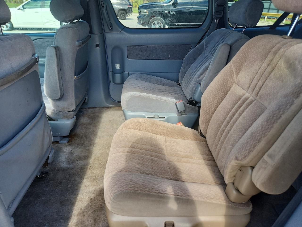 2001 TOYOTA SIENNA