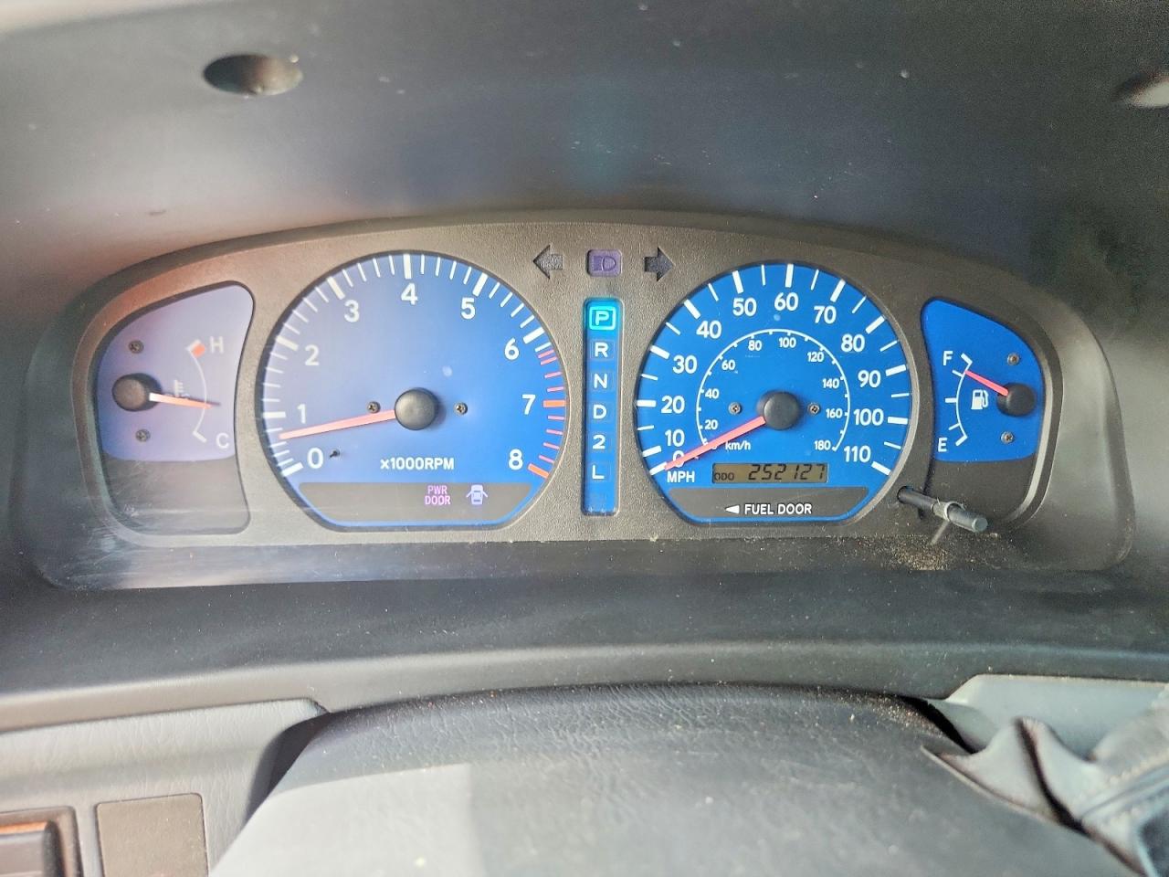 2001 TOYOTA SIENNA