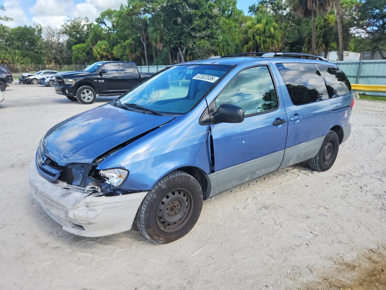 2001 TOYOTA SIENNA
