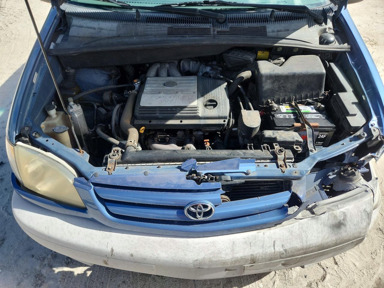 2001 TOYOTA SIENNA