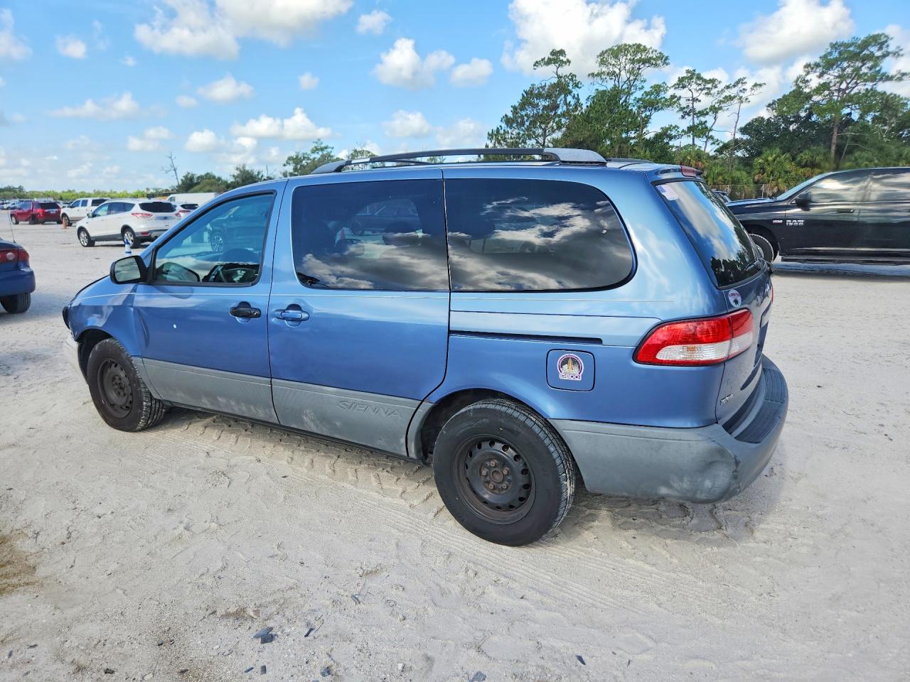 2001 TOYOTA SIENNA