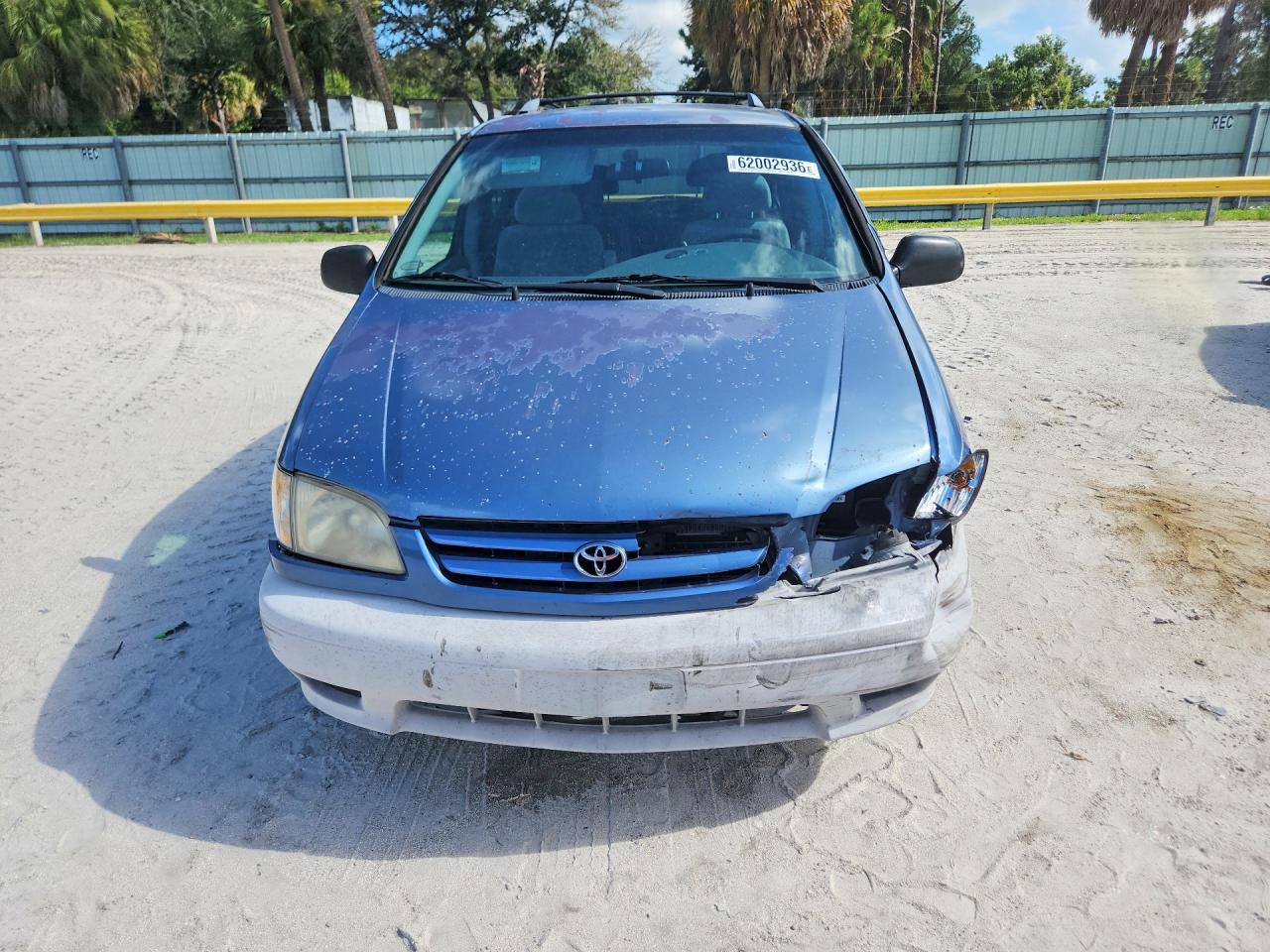 2001 TOYOTA SIENNA