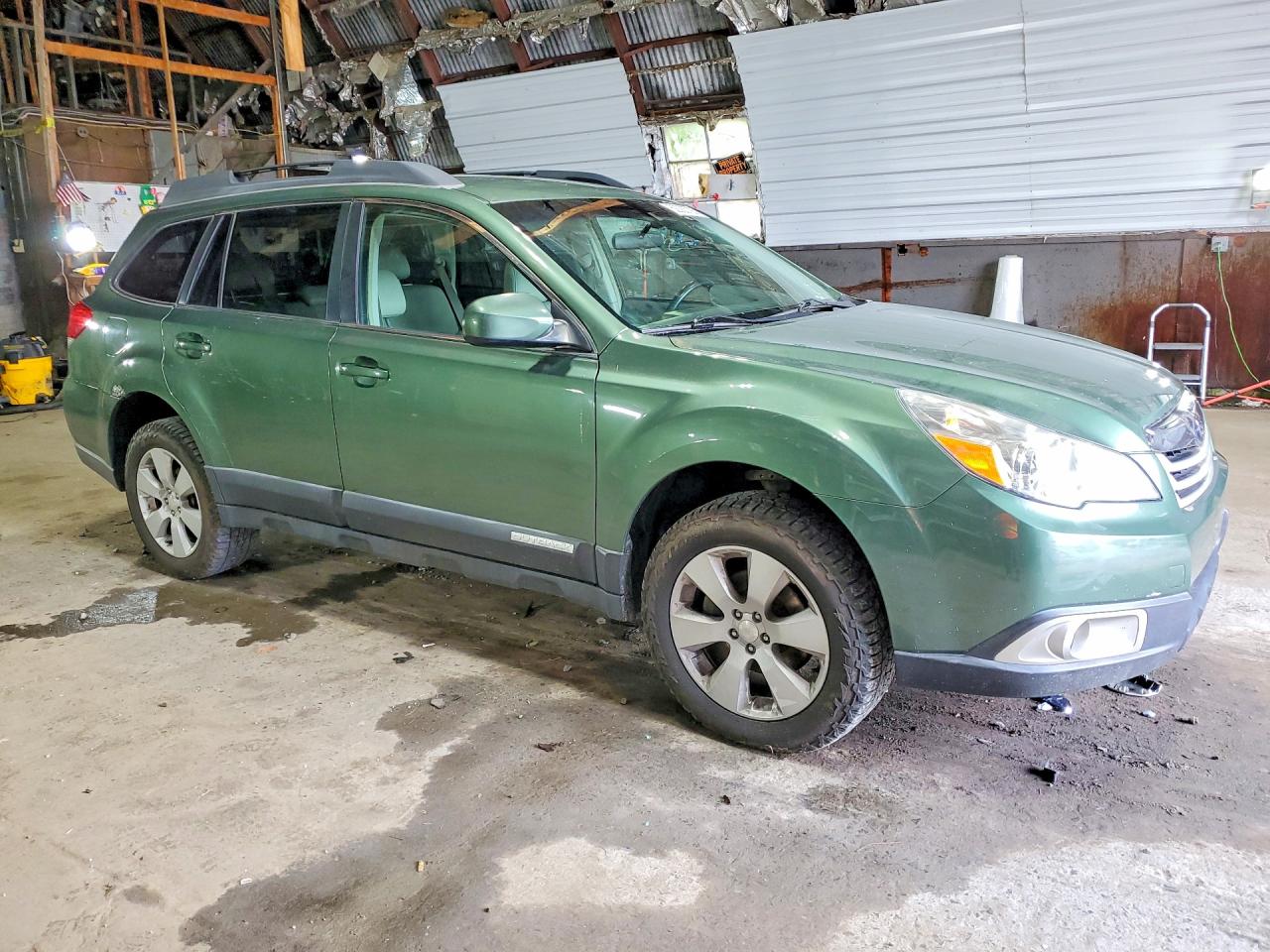 2010 SUBARU OUTBACK