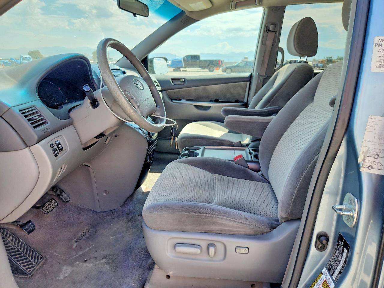 2009 TOYOTA SIENNA