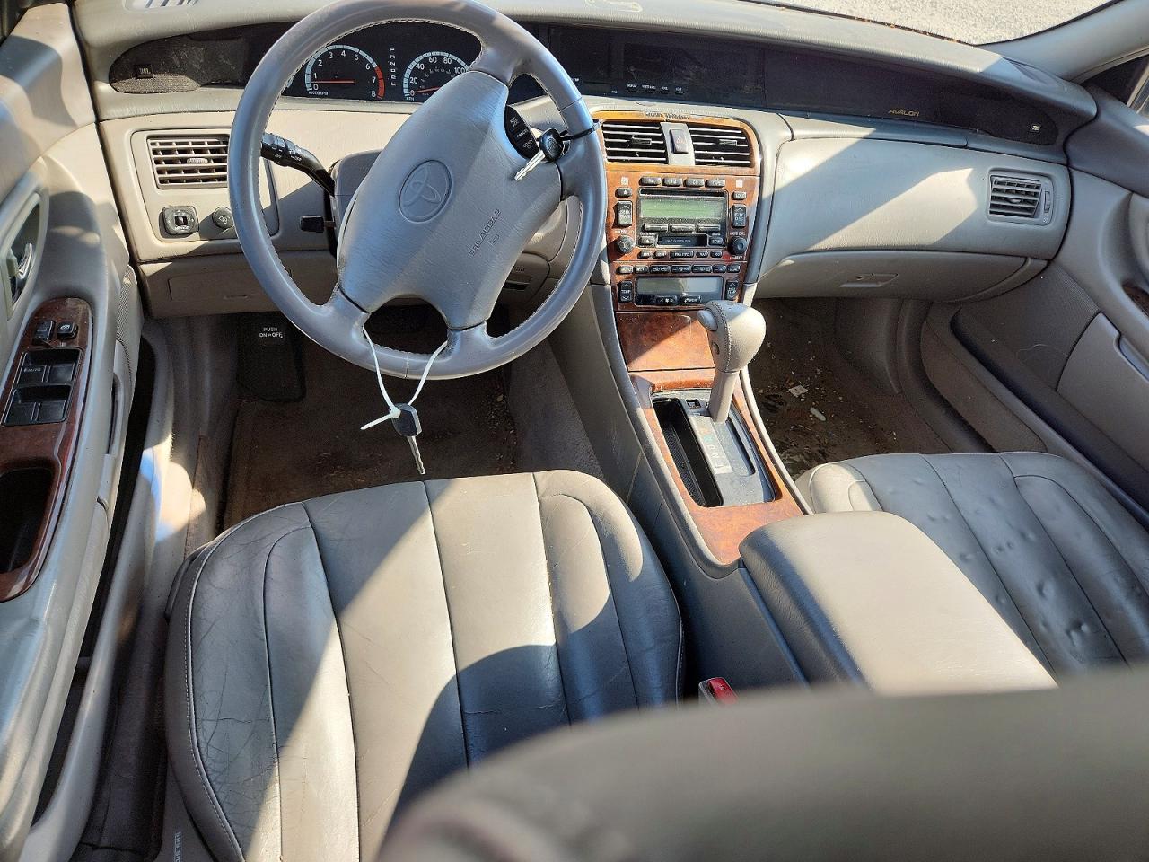 2001 TOYOTA AVALON