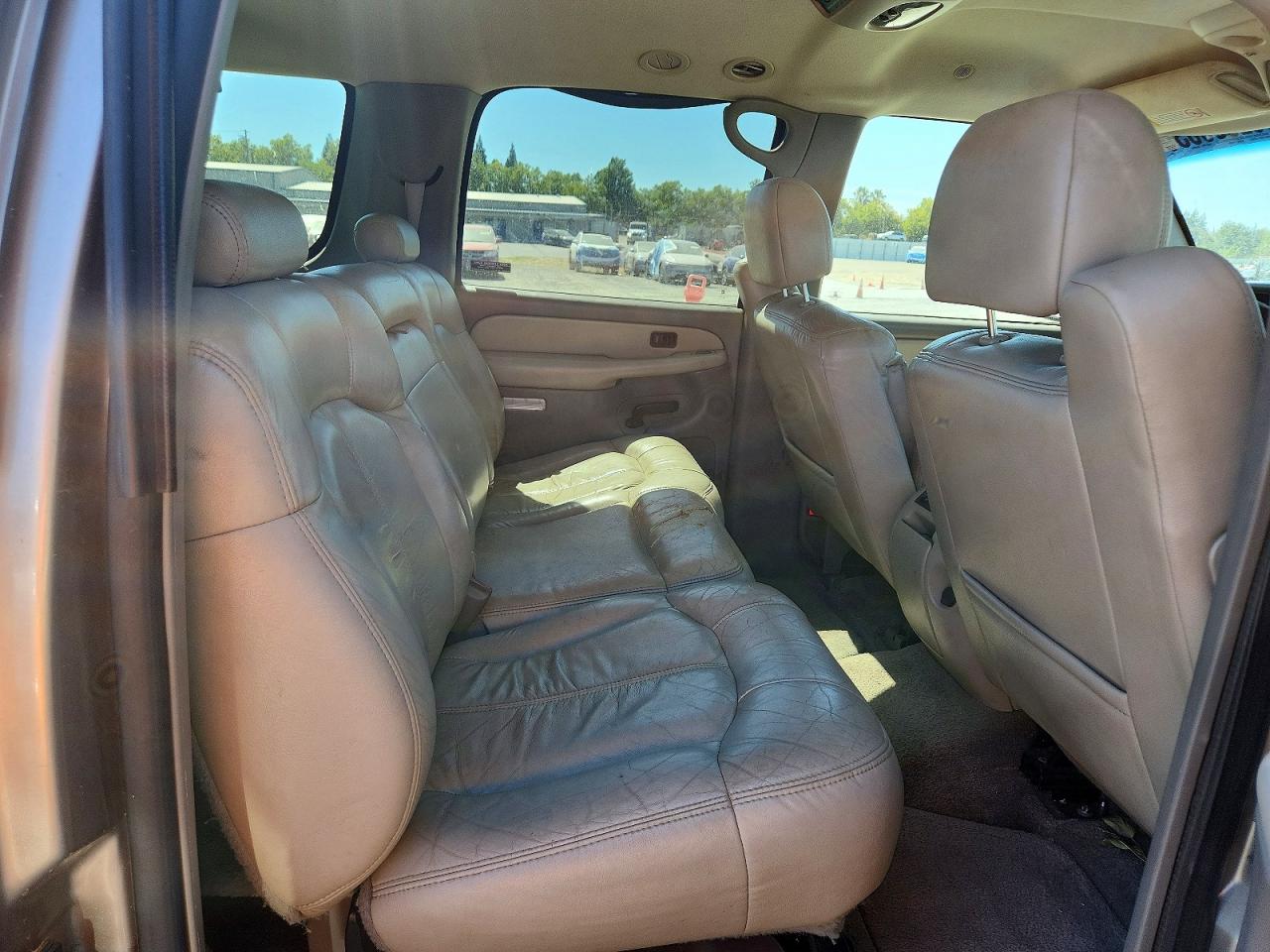 2000 CHEVROLET SUBURBAN