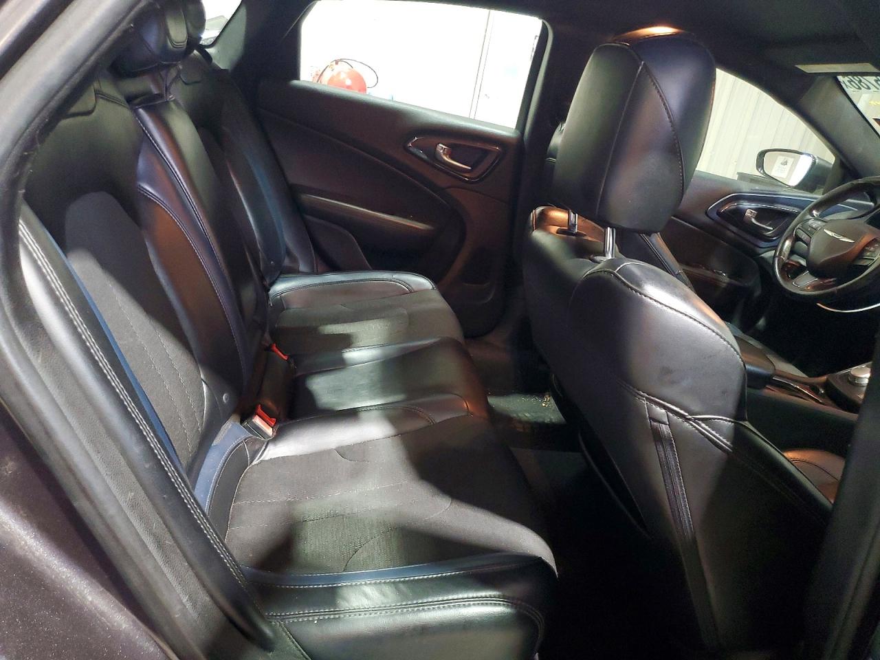 2015 CHRYSLER 200