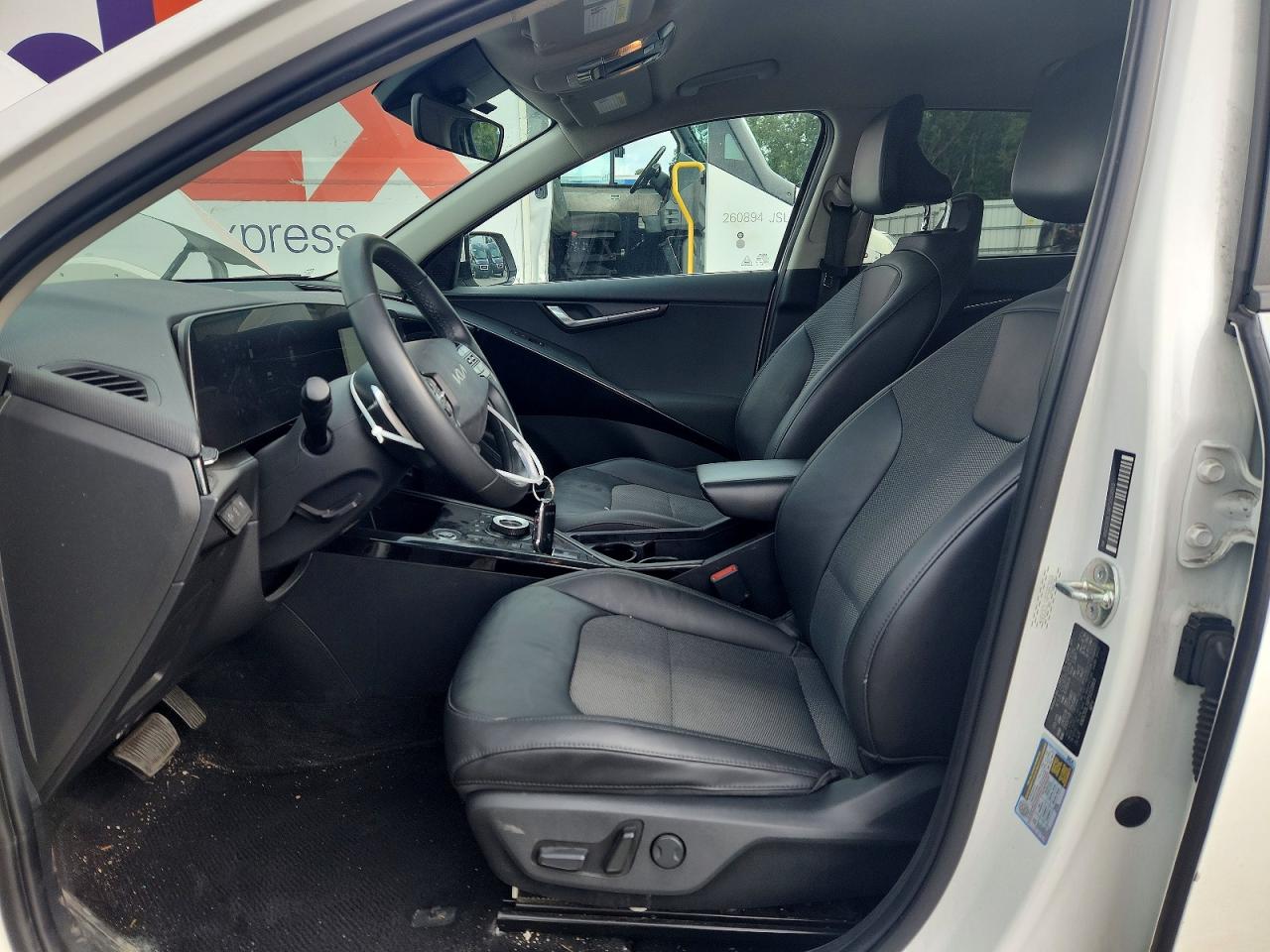 2023 KIA NIRO