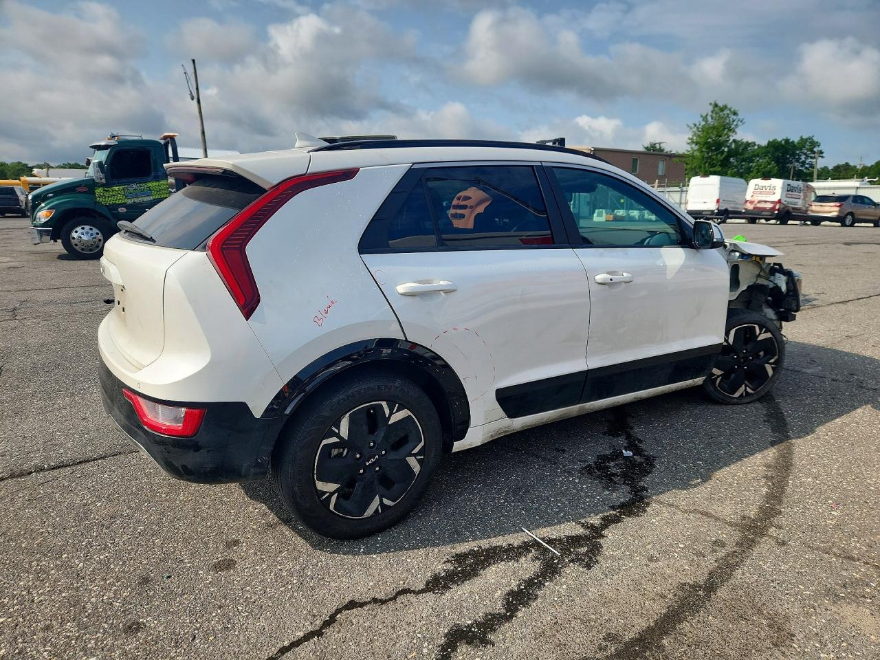 2023 KIA NIRO