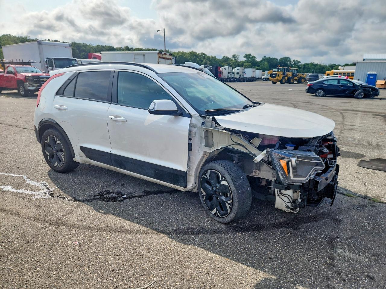 2023 KIA NIRO