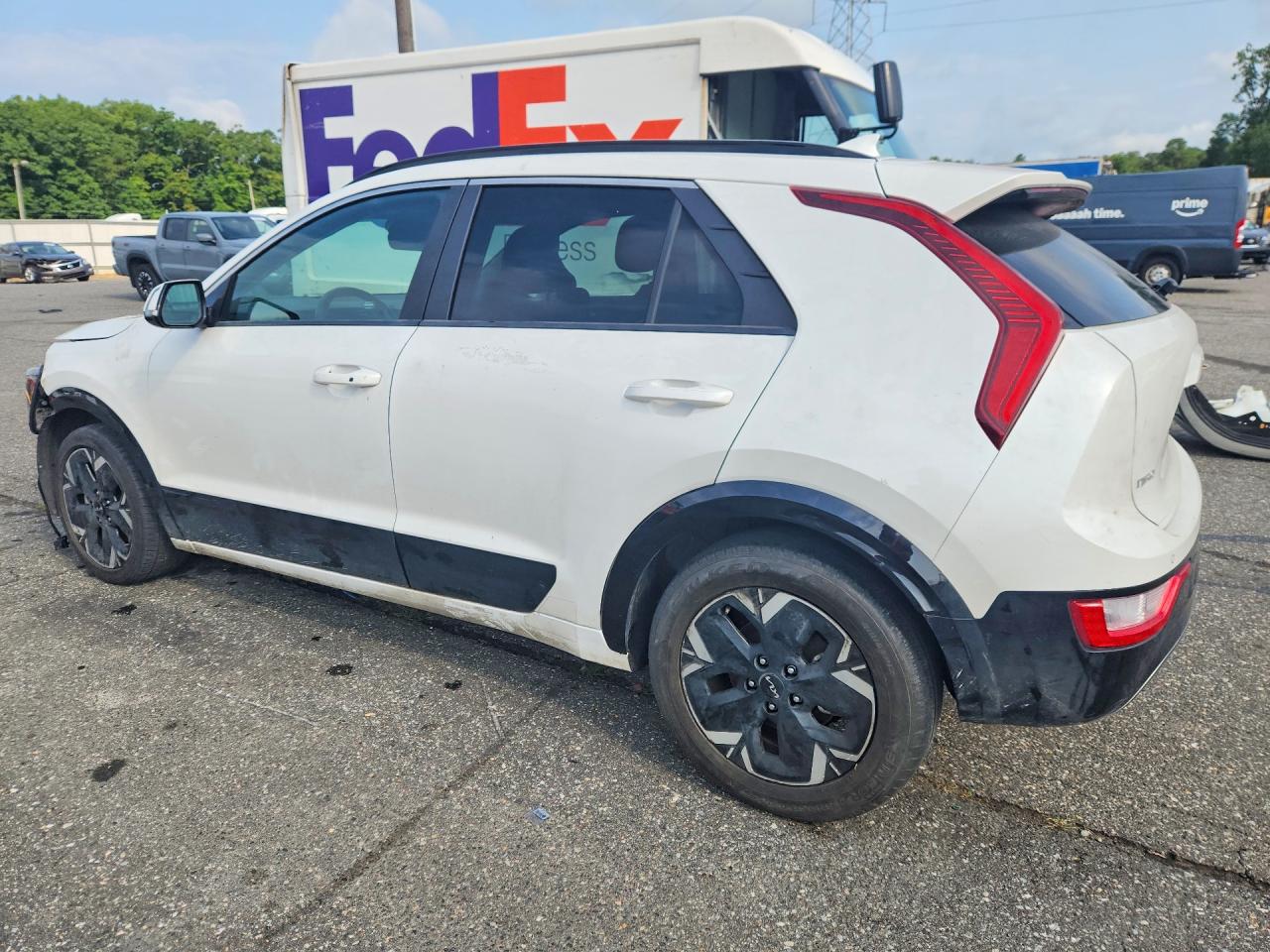 2023 KIA NIRO