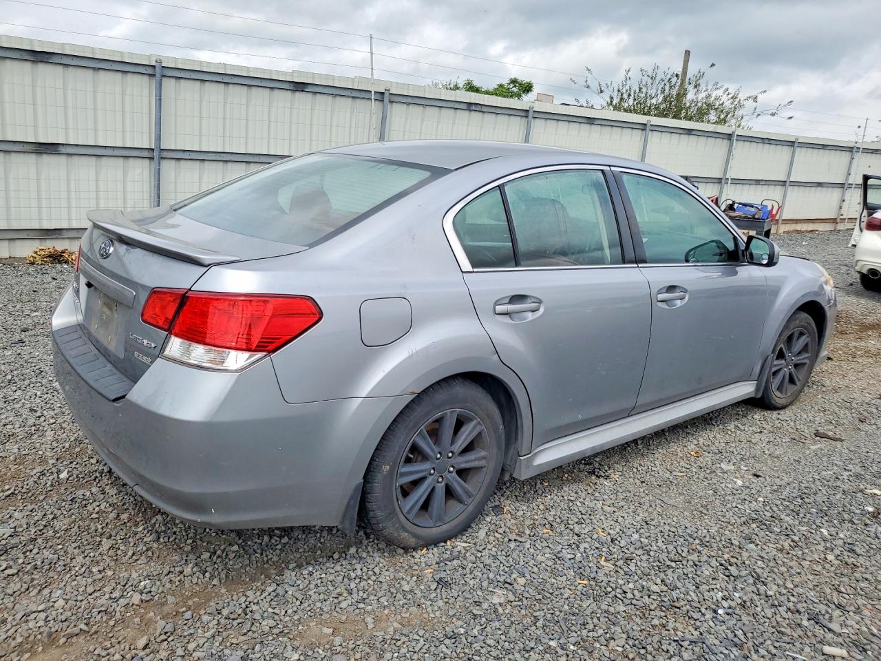 2011 SUBARU LEGACY