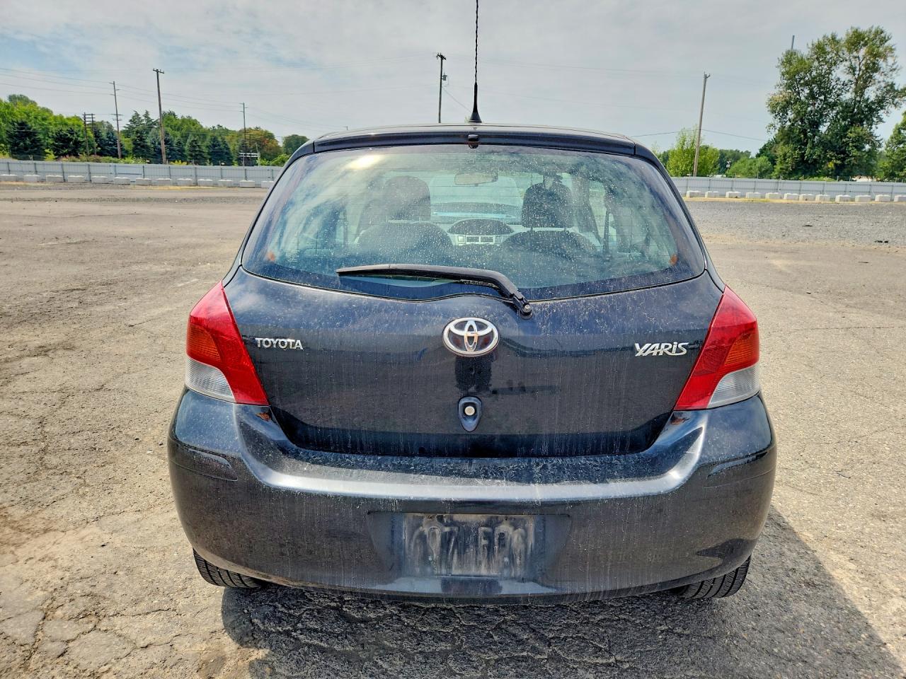 2011 TOYOTA YARIS