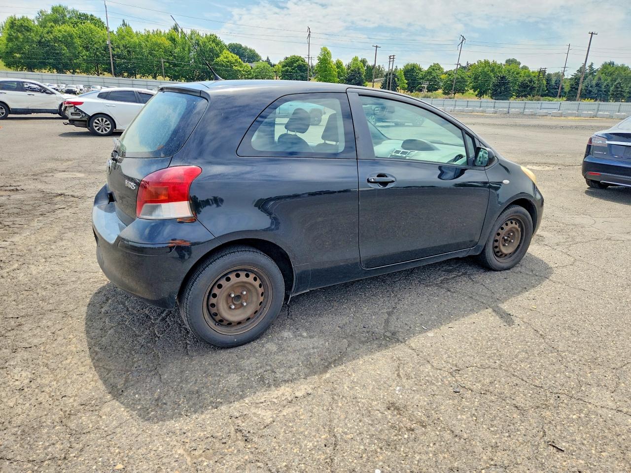 2011 TOYOTA YARIS