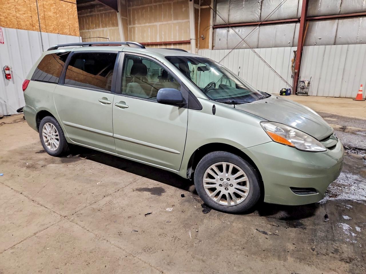 2008 TOYOTA SIENNA