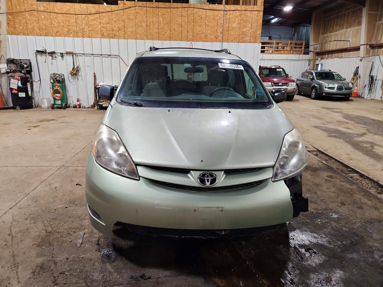 2008 TOYOTA SIENNA