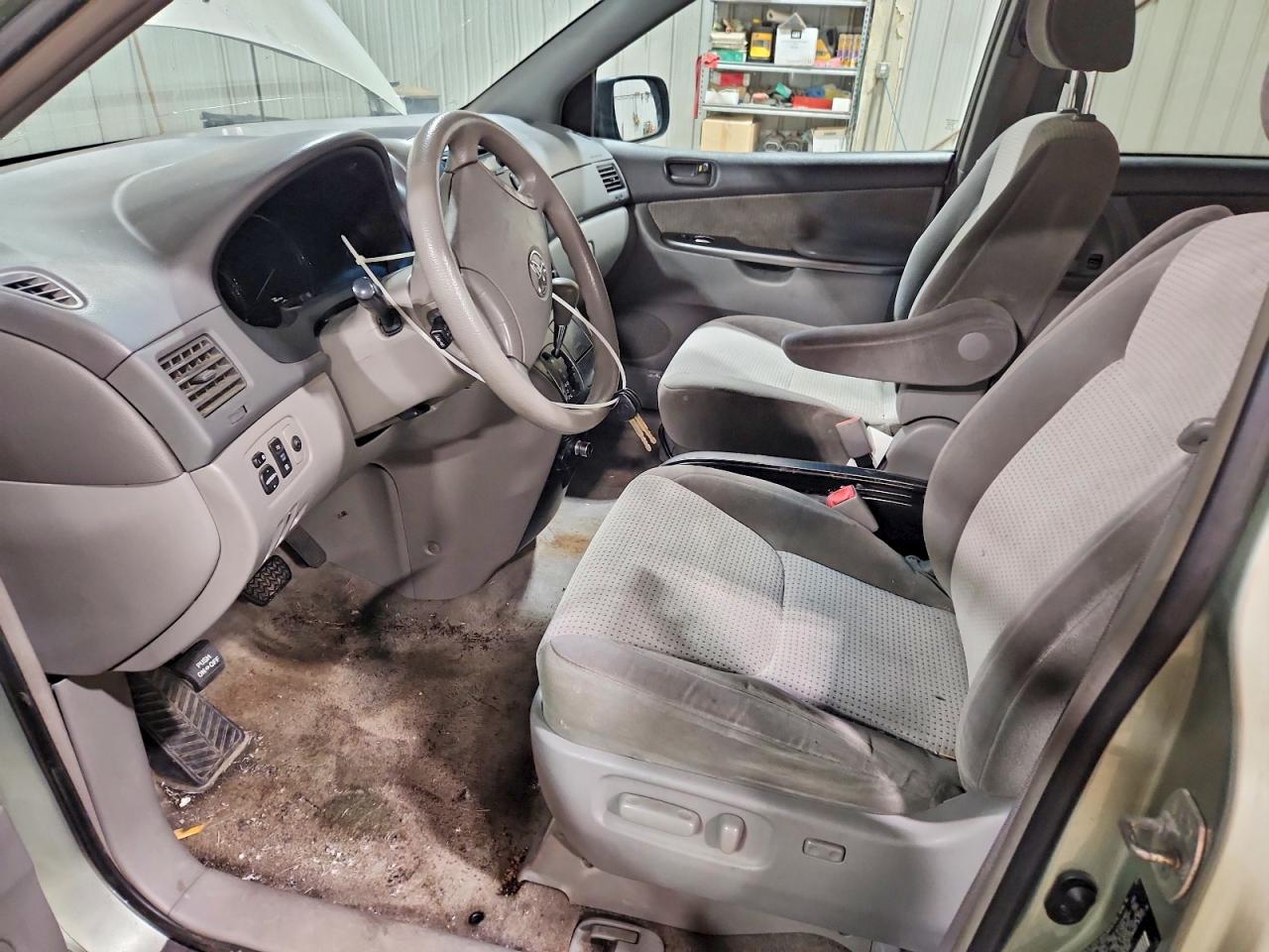 2008 TOYOTA SIENNA