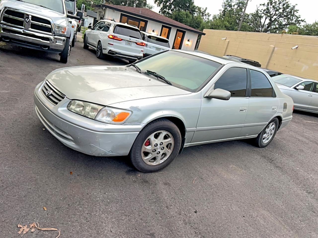 2000 TOYOTA CAMRY