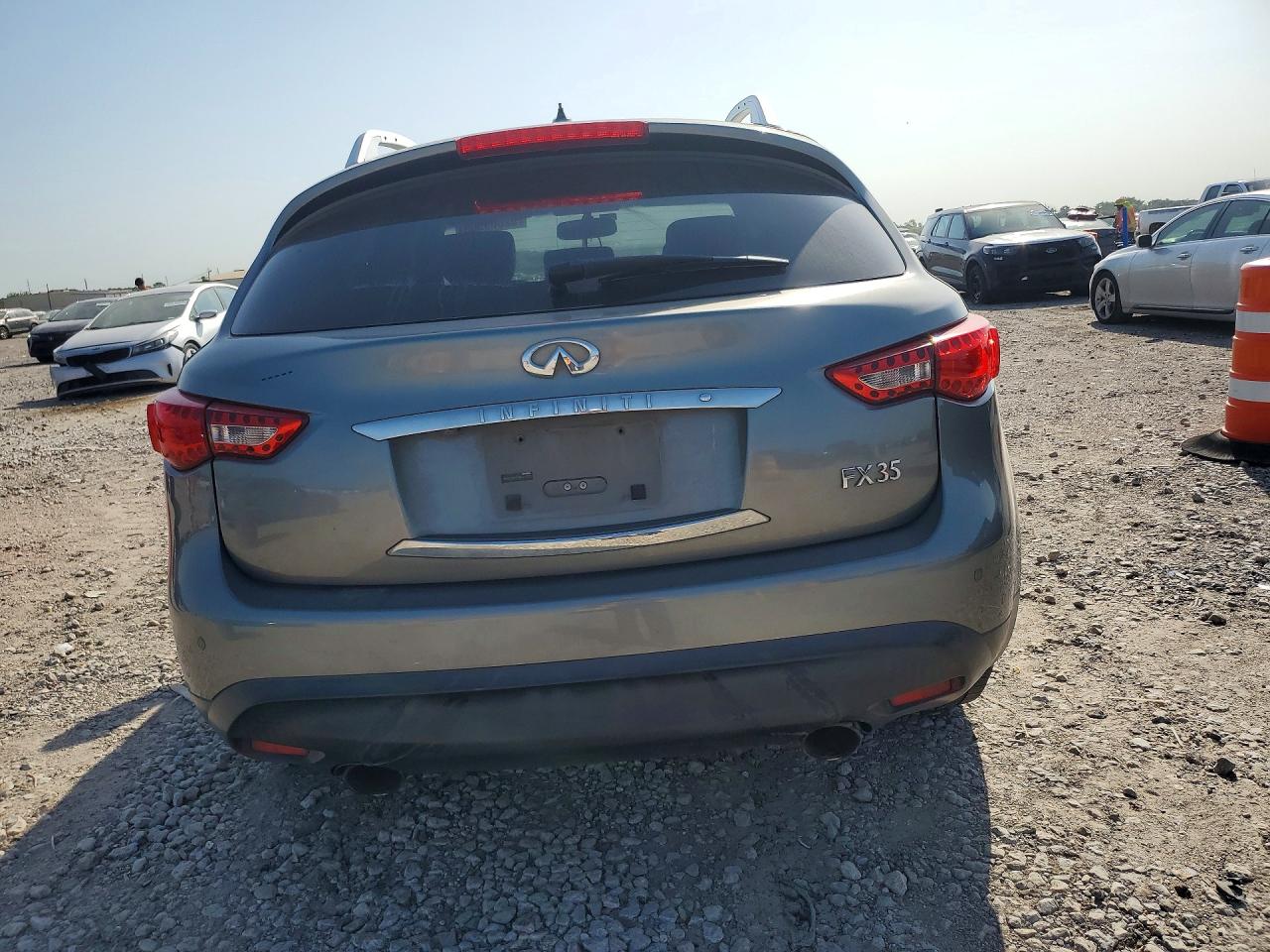 2012 INFINITI FX35