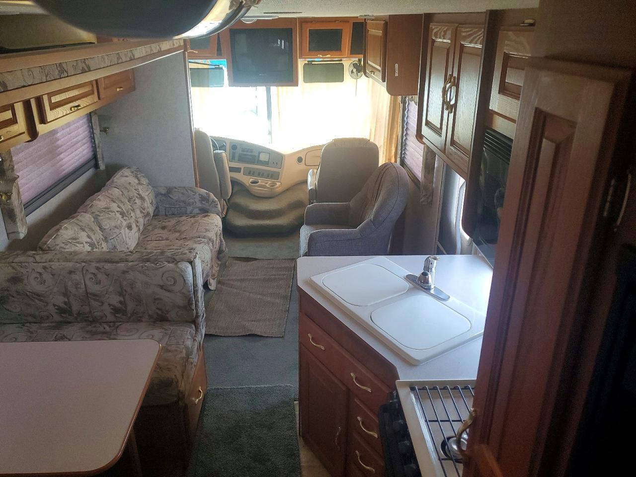 2003 COACHMEN RV F550