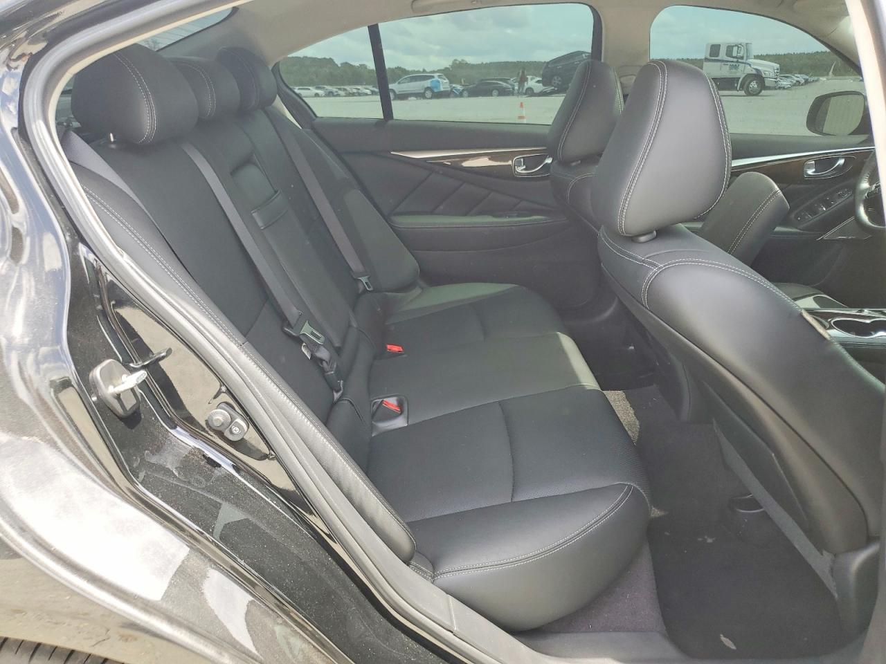 2017 INFINITI Q50