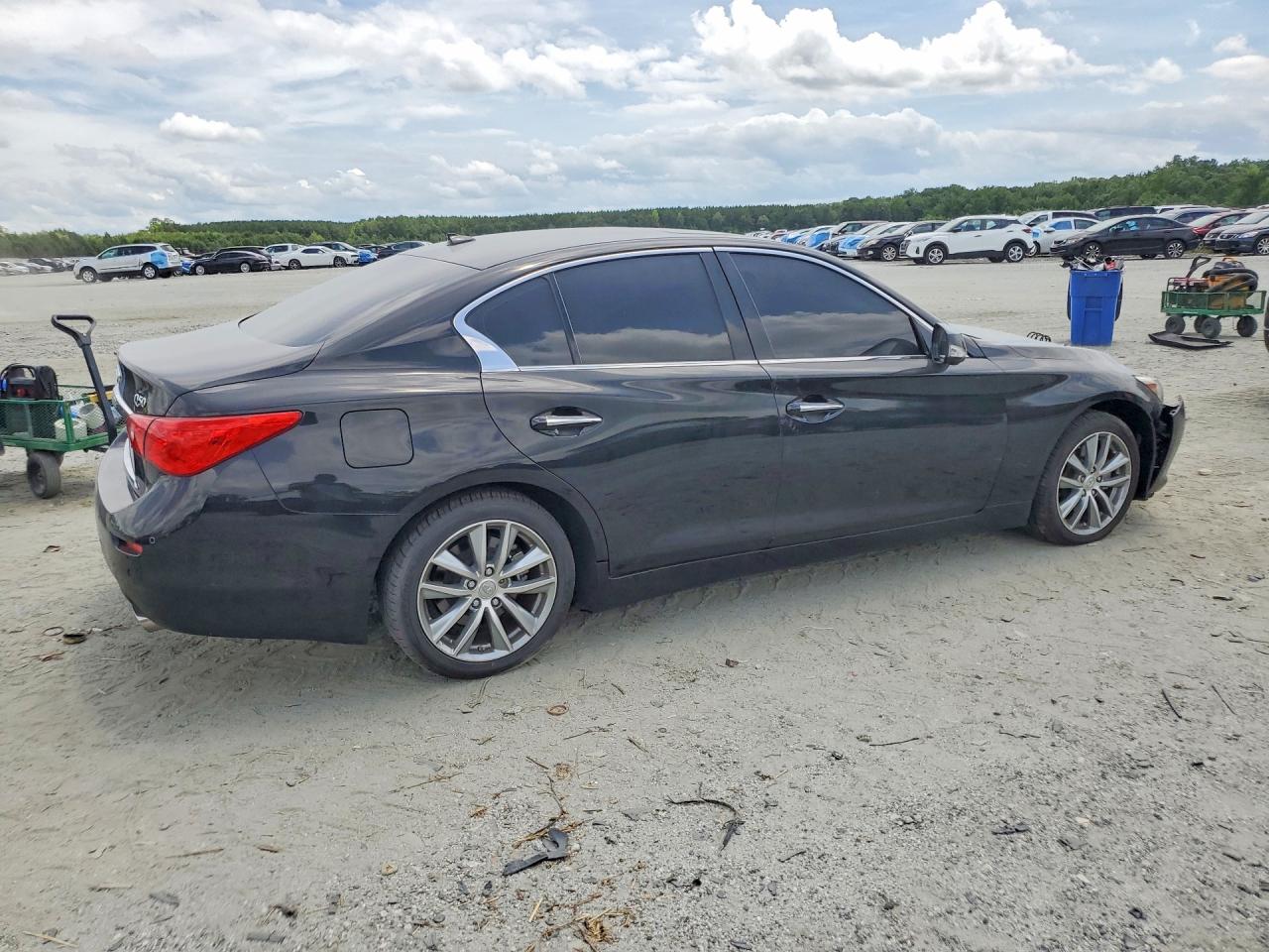 2017 INFINITI Q50