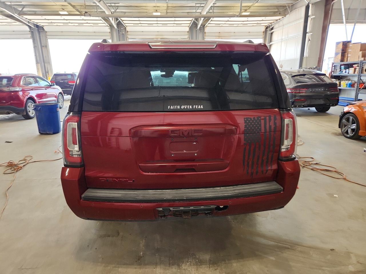 2016 GMC YUKON