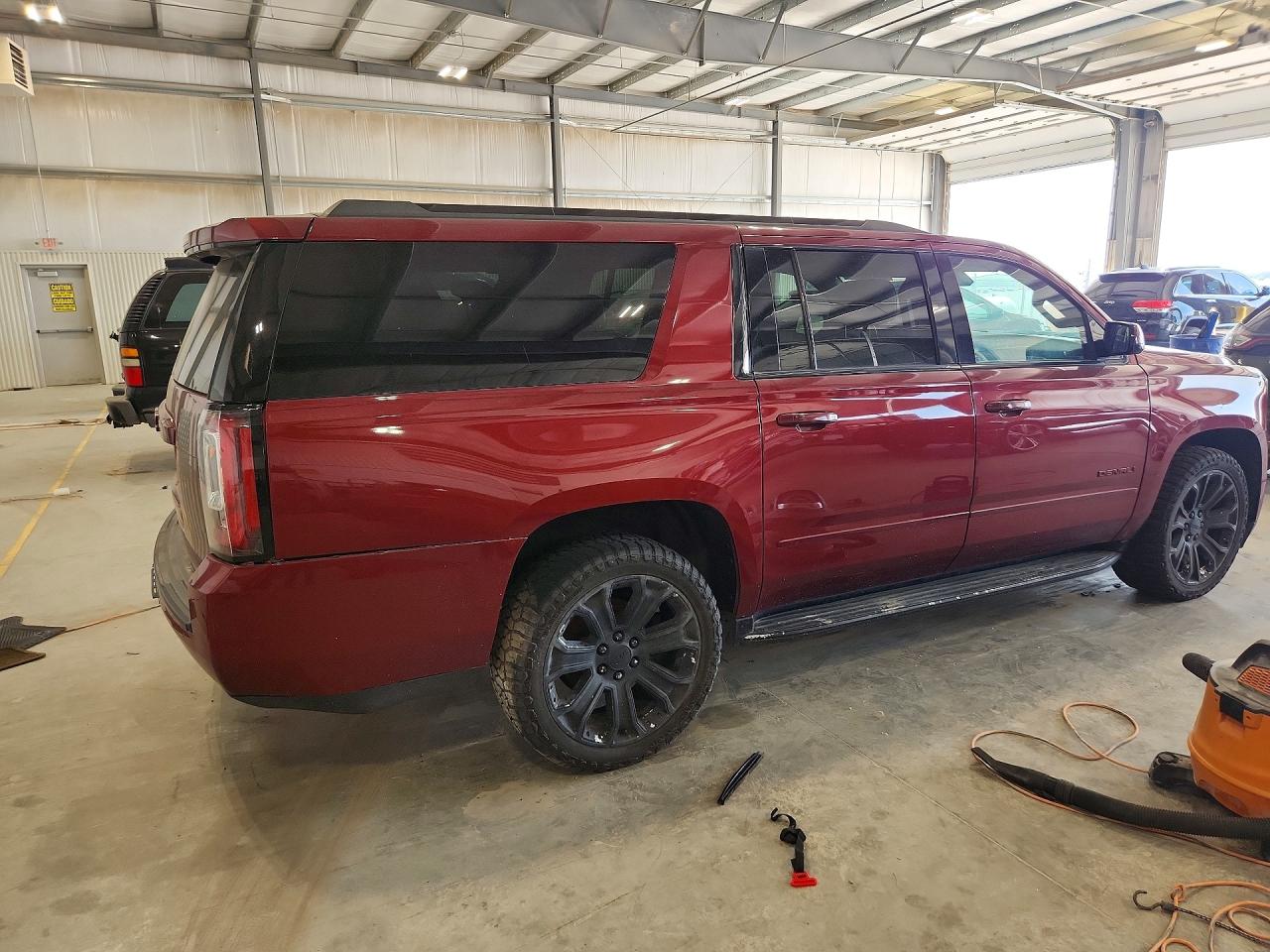2016 GMC YUKON