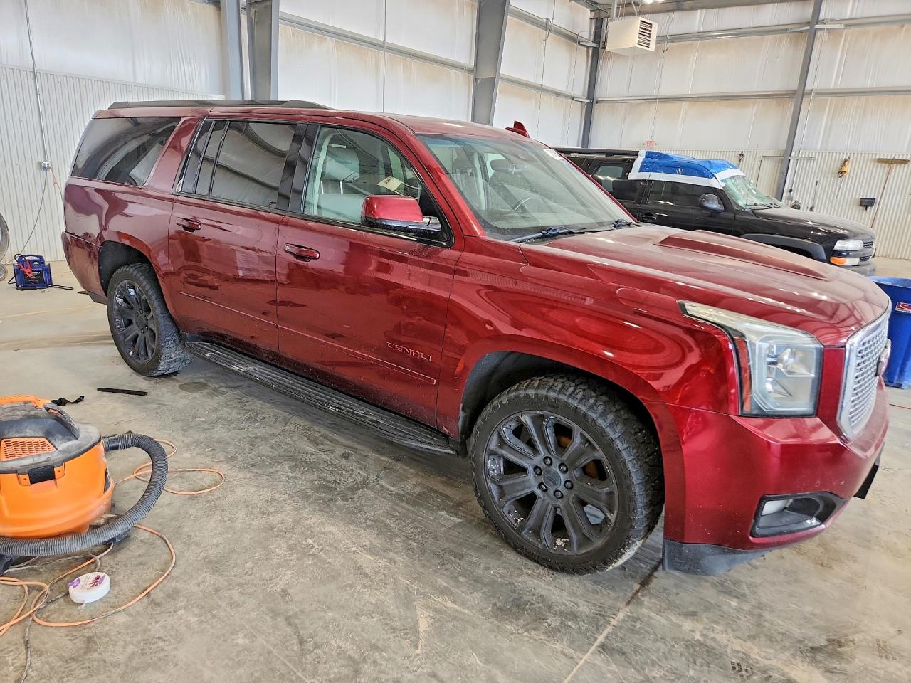 2016 GMC YUKON