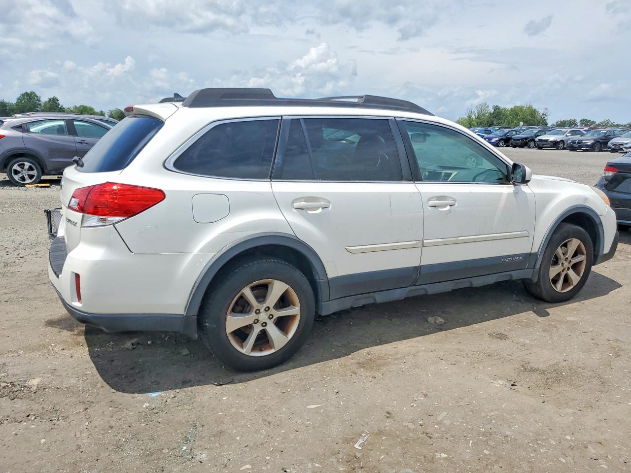2014 SUBARU OUTBACK