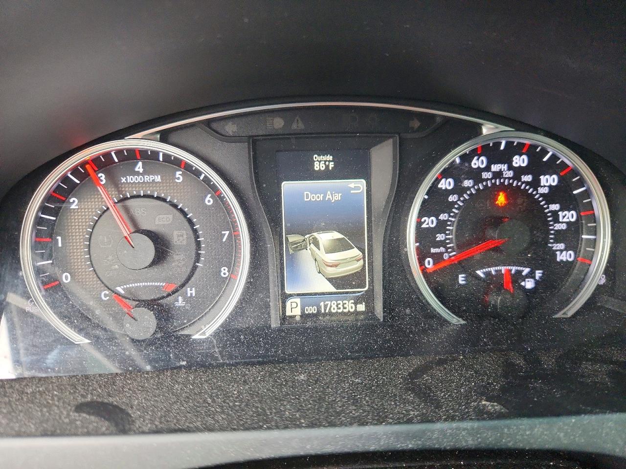 2016 TOYOTA CAMRY