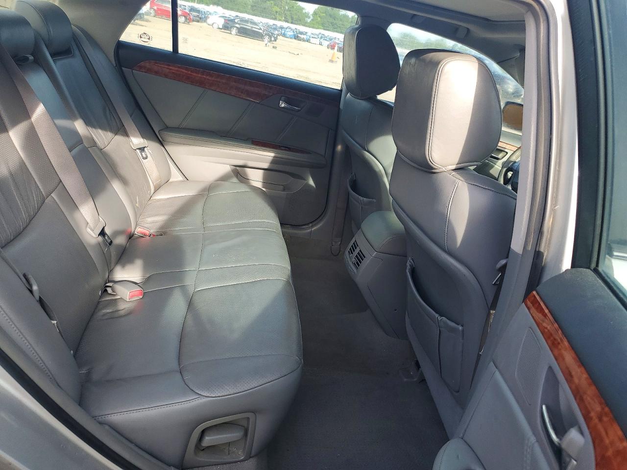 2005 TOYOTA AVALON