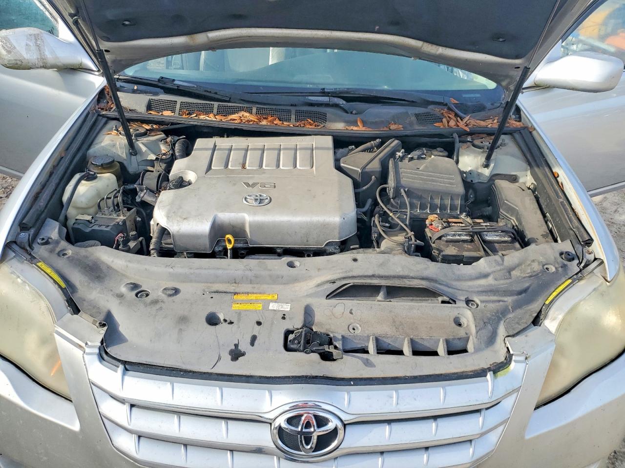 2005 TOYOTA AVALON