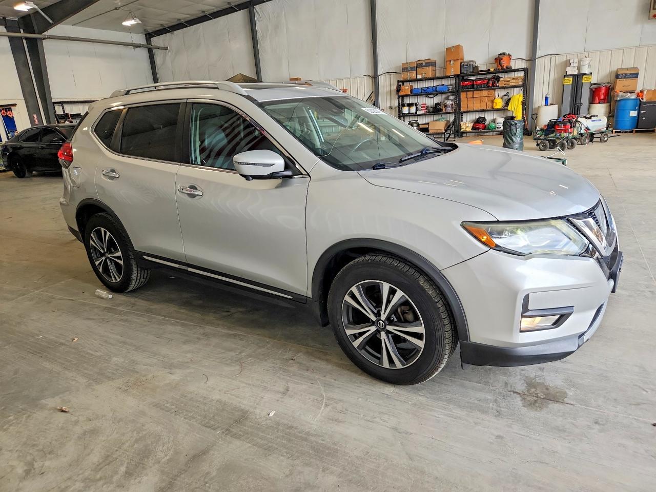 2017 NISSAN ROGUE