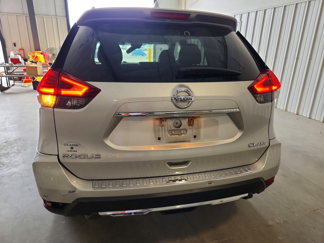 2017 NISSAN ROGUE