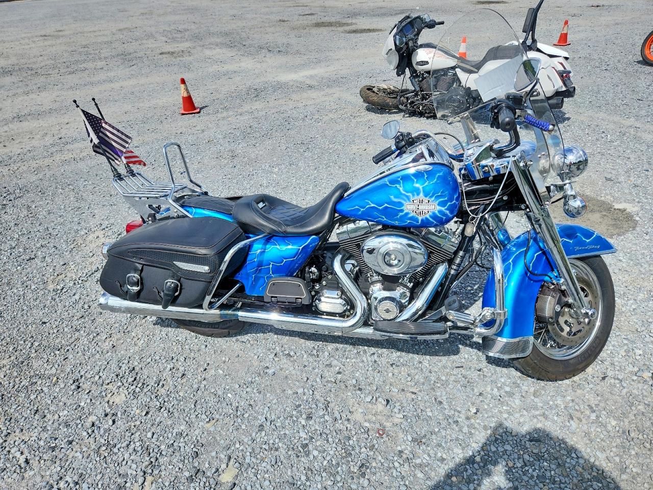 2011 HARLEY-DAVIDSON FL